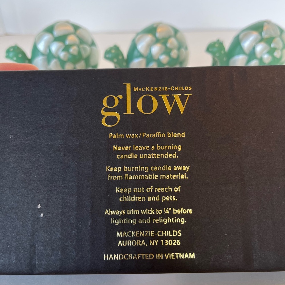 New in Box MacKenzie-Childs Glow Set of Snail Shaped Candles Emerald Check - Picture 4 of 13